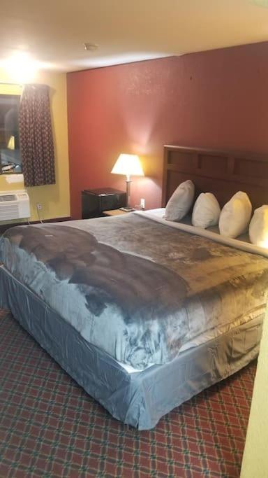 Hotel King Bed Room 236 Booking Stillwater Extérieur photo